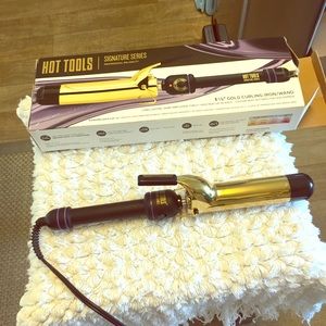 Hot tools signature series gold curling iron!